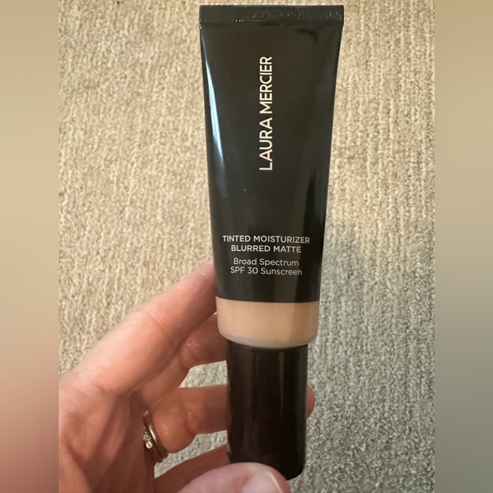 Laura Mercier Blurred Matte Tinted Moisturizer 2C Oak only used once